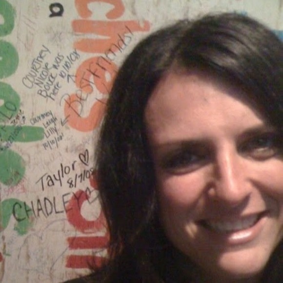 Meet your Posher, Cindy - Picture 1 of 1